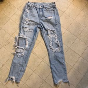 American Eagle Ripped Mom Jean